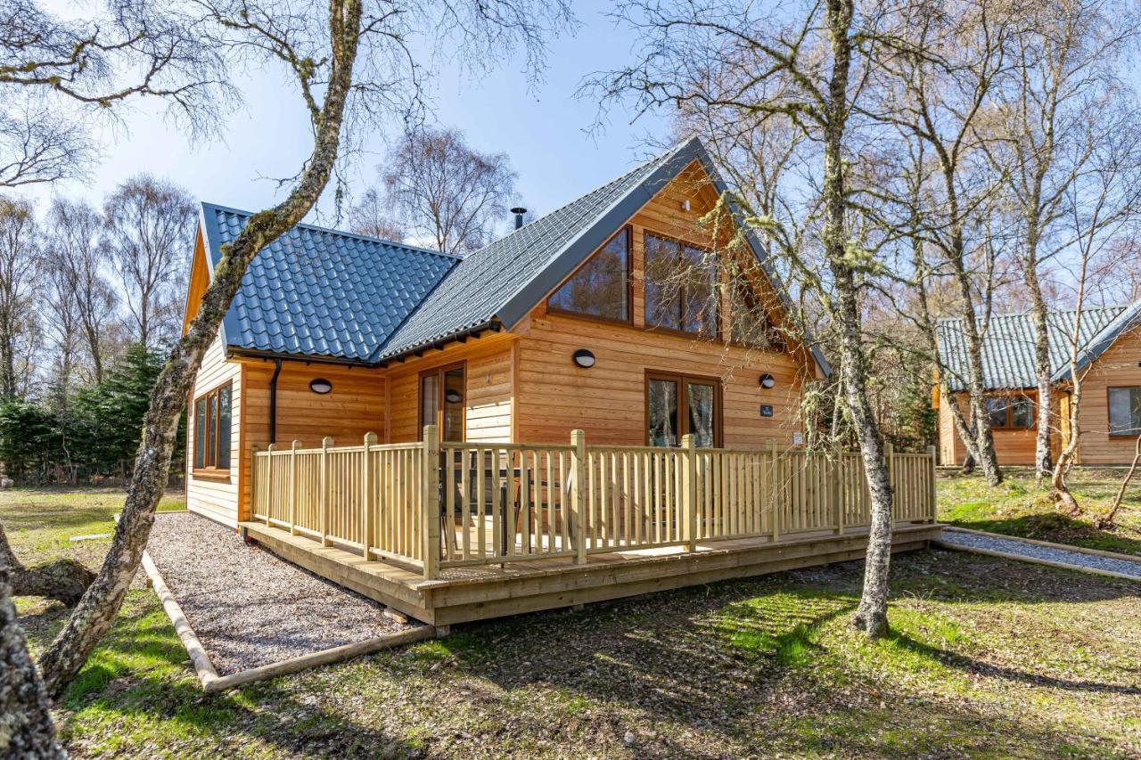 Thistle Lodge 21 With Hot Tub Belladrum Exterior photo